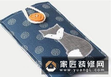 日系风格的不织布手机套作品欣赏,简单的图案和做工,自己动动脑筋