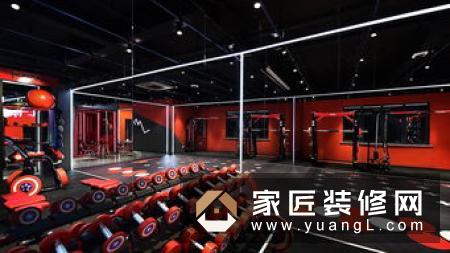 这样的健身房你见过吗？通过红光描画空间好刺激！